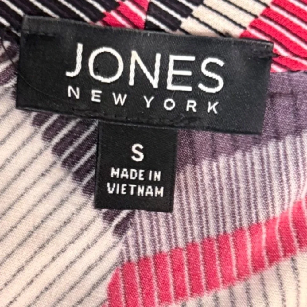 Jones New York S Blouse Red Geometric Women Tie Neck Sleeveless Shell Career EUC - Picture 5 of 8